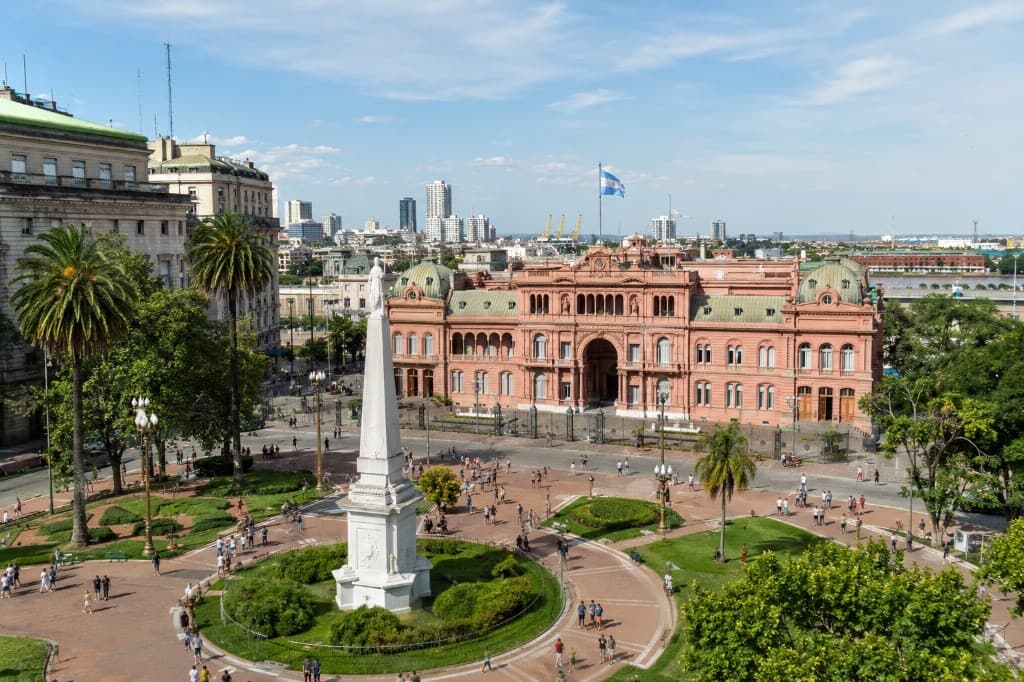 Casa Rosada y Plaza de Mayo al atardecer