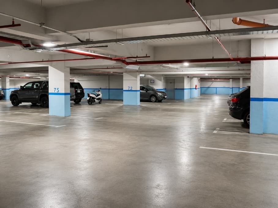 Cochera interna en el segundo subsuelo del edificio